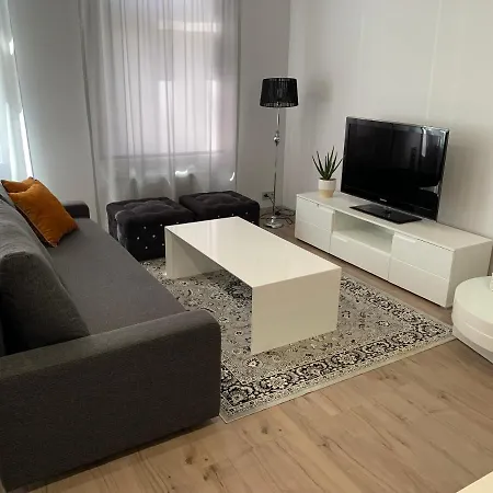 Zair Fireplace Apartment *