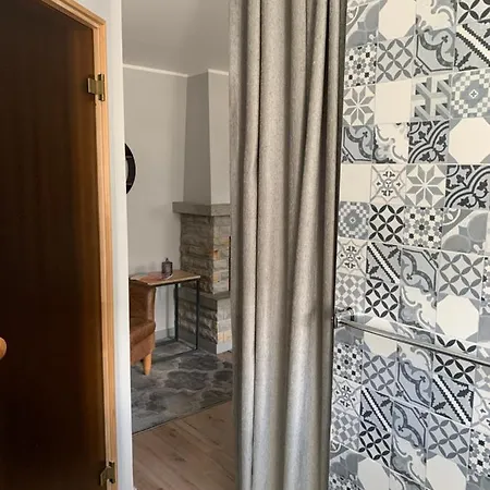 Zair Fireplace Apartment